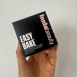 NEW - HUDA BEAUTY Easy Bake Loose Setting Powder - Cherry Blossom